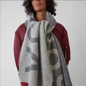 ACNE STUDIOS Toronty Logo Wool-Blend Scarf in Grey